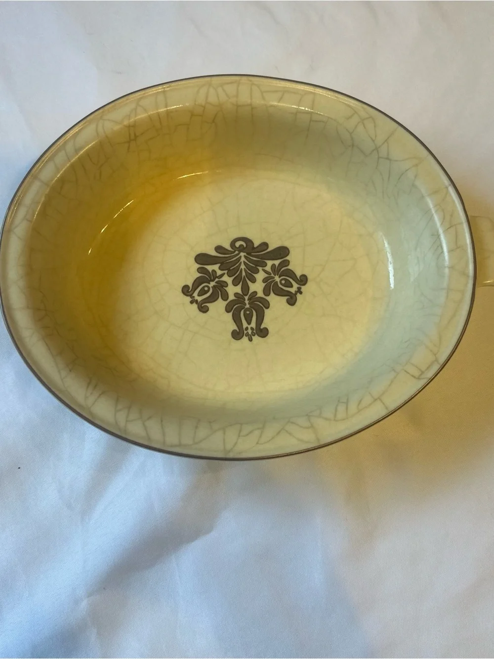 Vintage Pfaltzgraff Ceramic Serving Bowls with Decorative Medallion  set of 2
